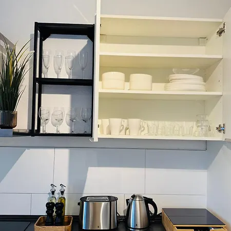Apartmán Charmantes Mit Balkon - Kueche - Smarttv Essen