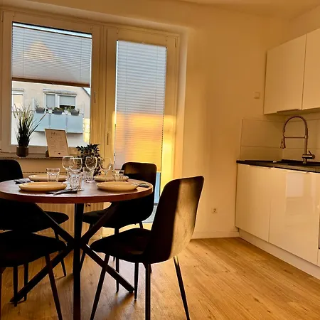 Apartment Charmantes Mit Balkon - Küche - Smarttv Essen