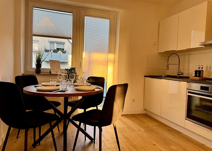 Apartament Charmantes Mit Balkon - Kueche - Smarttv Essen